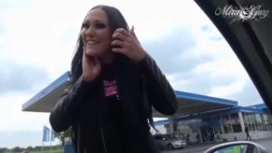mira-grey-pornostar-in-geldnot