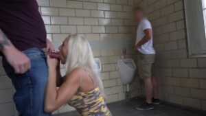 daynia-public-sex-toilette