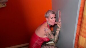 cat-coxx-glory-hole